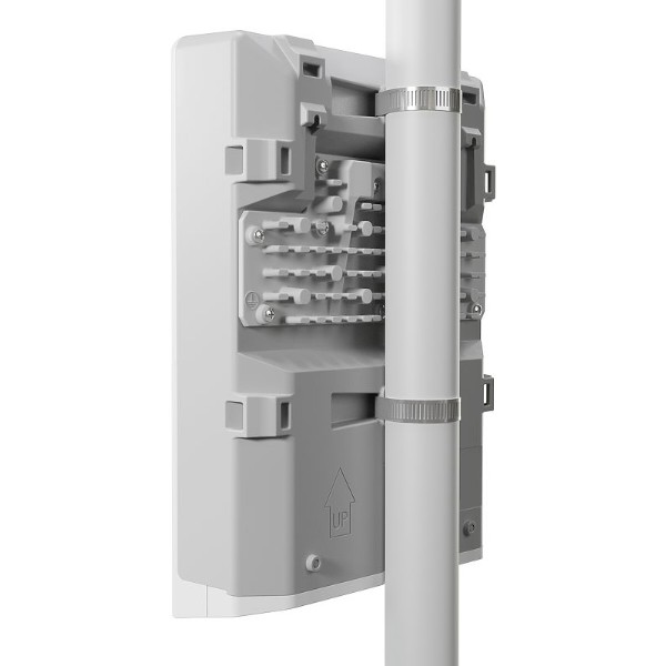 Фото - Коммутатор локальної мережі (Switch) MikroTik CRS318-16P-2S+OUT