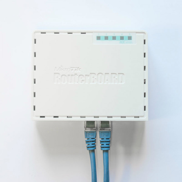 Фото - Маршрутизатор интернет LAN MikroTik RB750GR3 hEX