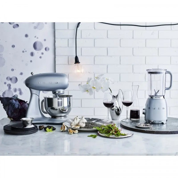 Фото - Планетарный миксер Smeg SMF02SVEU
