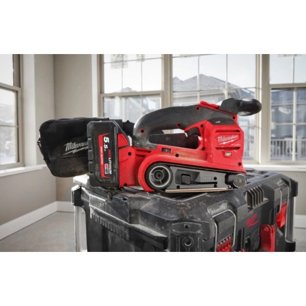 Фото - Стрічкова шліф. машина Milwaukee M18 FBTS75-0 (4933479614)