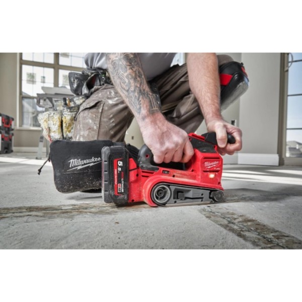 Фото - Стрічкова шліф. машина Milwaukee M18 FBTS75-0 (4933479614)