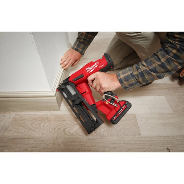 Фото - Цвяхозабивач Milwaukee M18 FN16GA-202X (4933478092)