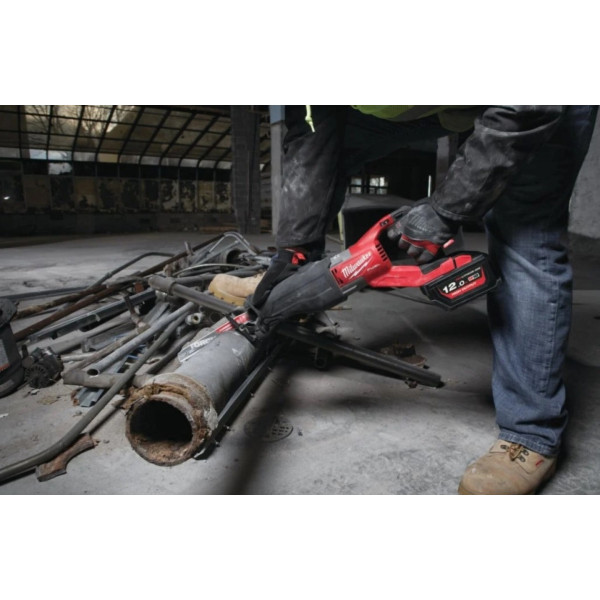 Фото - Пила сабельная Milwaukee M18 FSX-0C (4933464724)