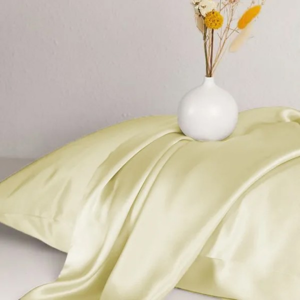 Фото - Комплект постільної білизни MirSon Satin Light Pro 10-014 Soft yellow 160х220 (2200010175585)
