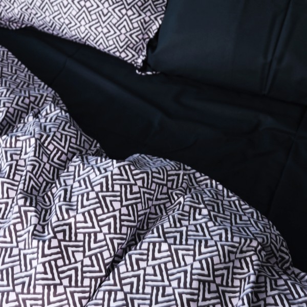 Фото - Простирадло двоспальне MirSon Сатин 22-1386 Geometric Black 180x220 см (2200010473032)