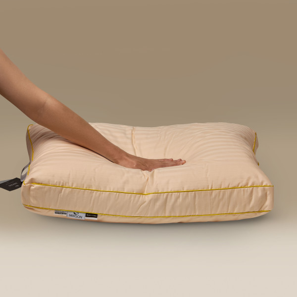 Фото - Подушка стандартна MirSon Carmela De Luxe №628 з евкаліптом Середня 50х70 (2200000852151)