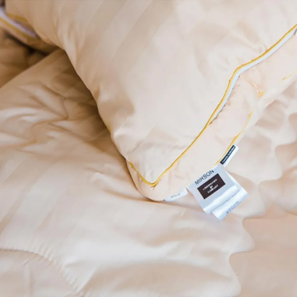 Фото - Подушка стандартна MirSon Carmela De Luxe №628 з евкаліптом Середня 50х70 (2200000852151)