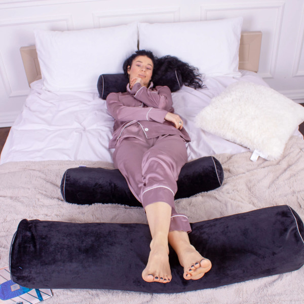 Фото - Подушка валик MirSon №8400 Velvet Line 28-0007 Black Tencel 70х16 см (2200006253860)