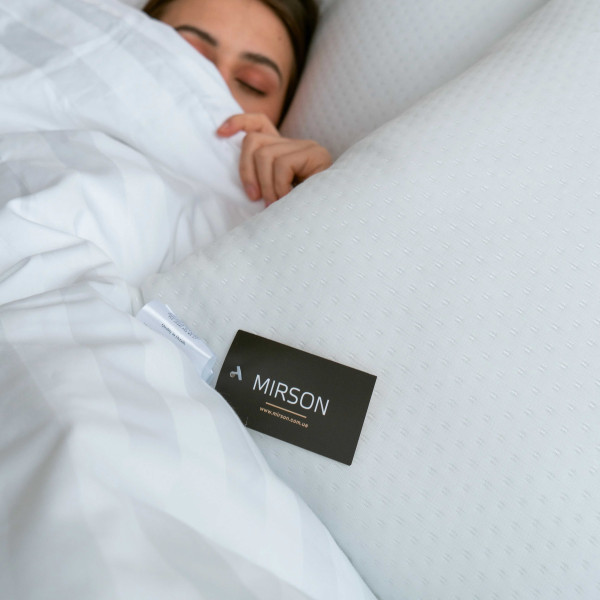 Фото - Подушка стандартна MirSon №805 Julia EcoSilk Hand made 60х60 см (2200003197044)