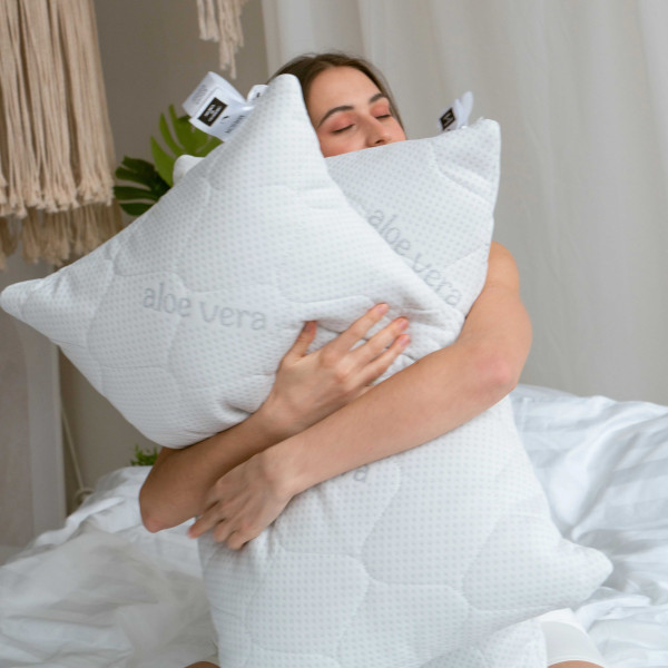 Фото - Подушка стандартна MirSon №808 Alberto EcoSilk Hand made 70х70 см (2200003197143)