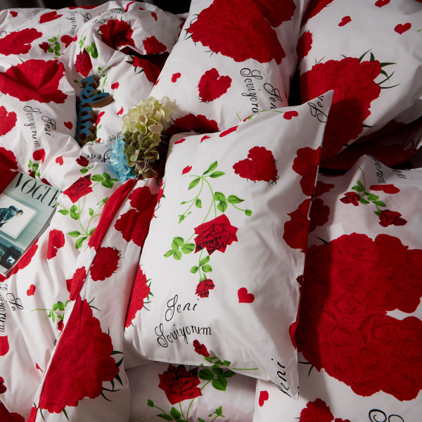 Фото - Комплект постільної білизни Moon&Star Бязь Gold Люкс Scarlet Romance 143х210х2 нав. 2х40х60 (MS-820009790)