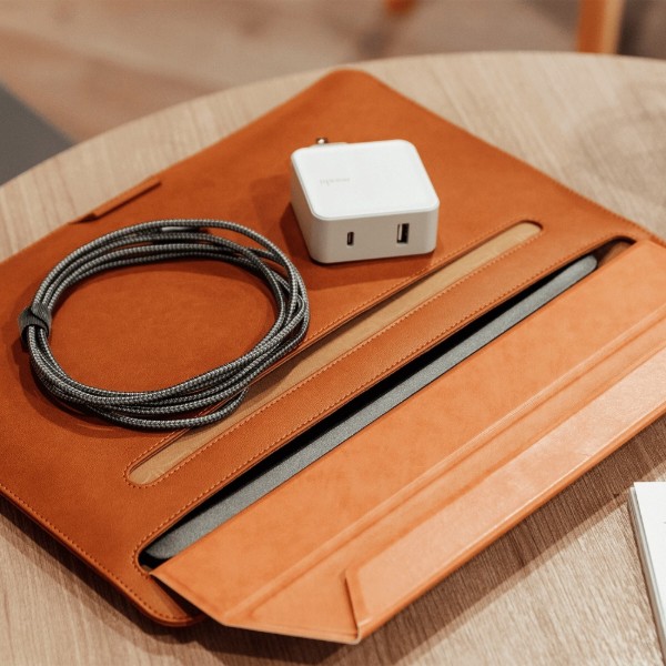 Фото - Чехол для ноутбука Moshi Muse 13" 3-in-1 Slim Laptop Sleeve Caramel Brown for MacBook Pro 13" M1/M2/MacBook Air 13" M1 (99MO034751)