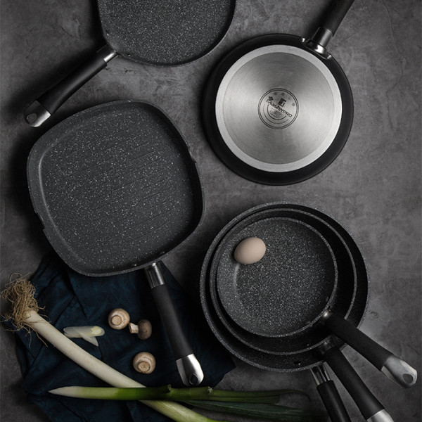 Фото - Сковорода універсальна Masterpro Home edition 28 см (BGMP-3283-BK)