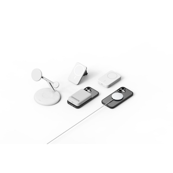 Фото - Чехол для смартфона Belkin for iPhone 17 Magnetic Protective Grip Black (MSA034HQBK)