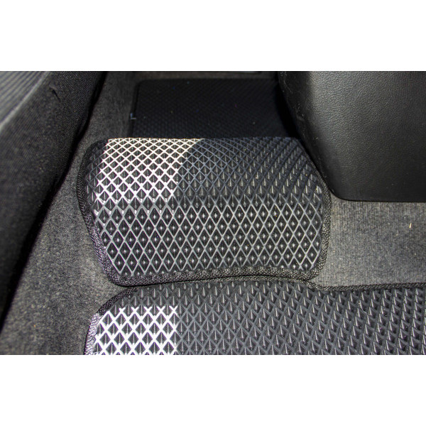 Фото - Килимки з екошкіри в салон авто EVAtech для Outlander Mitsubishi 2003-2006 1 покоління SUV EU (MT3179CDC5CP1BBB)