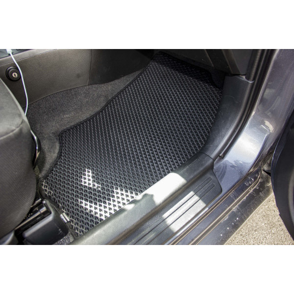 Фото - Килимки з екошкіри в салон авто EVAtech для Outlander Mitsubishi 2003-2006 1 покоління SUV EU (MT3179CEO5CP1BBB)