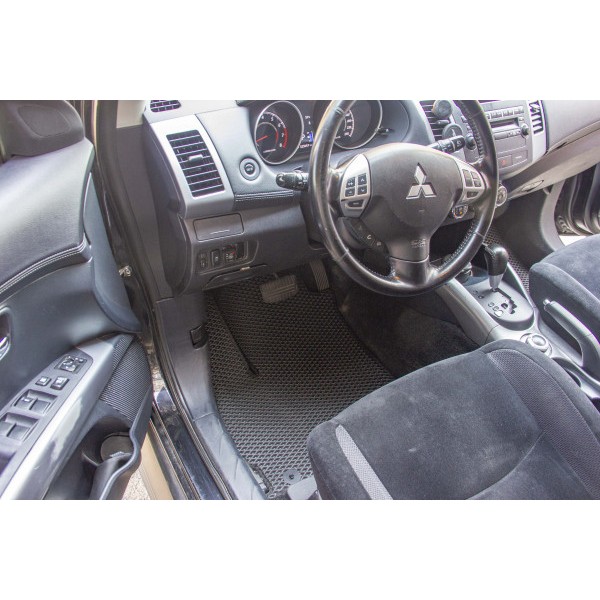 Фото - Коврики из экокожи в салон авто передние EVAtech для Outlander XL Mitsubishi 2006-2012 2 поколение SUV EU MT3181AV2AV2BBB