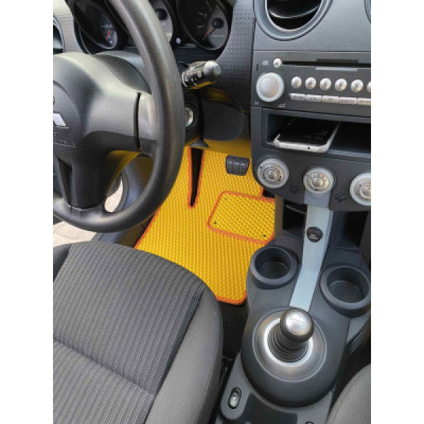 Фото - Коврики из экокожи в салон авто EVAtech для Colt 3-doors AT Mitsubishi 2004-2012 6 поколение Htb EU (MT33808C7AV1BBB)