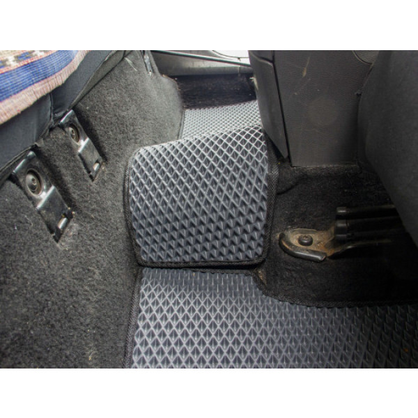 Фото - EVA килимки в салон авто EVAtech для Focus (C307) 3-doors MT Ford 2005-2010 2 покоління Htb EU FD32208CV5RGB