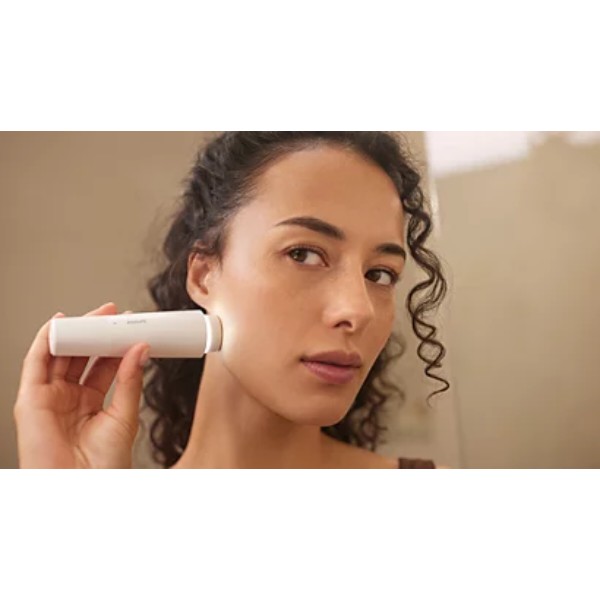 Фото - Мультифункциональный прибор по уходу за кожей Philips с насадкой Skin LED BRE738/00 серии 9900