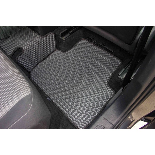 Фото - Коврики из экокожи в салон авто EVAtech ECO для Tiguan (Mk 2) Volkswagen 2016-2020 2 поколение SUV EU VW31492CN7AV4BBB