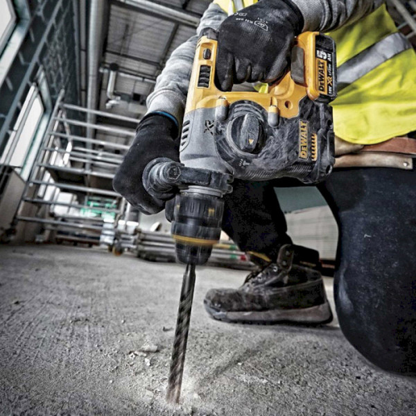Фото - Перфоратор DeWALT DCH273N