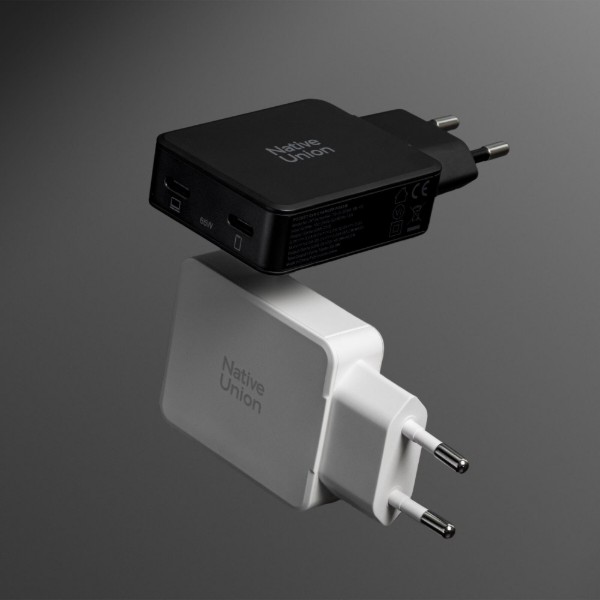 Фото - Мережевий зарядний пристрій Native Union Pocket GaN Charger PD 65W Dual USB-C Port Black (POCK-PD65-BLK-EU)
