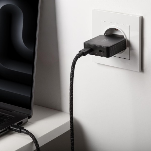 Фото - Мережевий зарядний пристрій Native Union Pocket GaN Charger PD 65W Dual USB-C Port Black (POCK-PD65-BLK-EU)