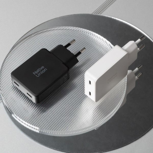 Фото - Мережевий зарядний пристрій Native Union Pocket GaN Charger PD 65W Dual USB-C Port Black (POCK-PD65-BLK-EU)