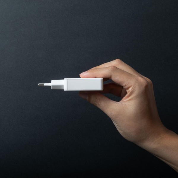Фото - Мережевий зарядний пристрій Native Union Pocket GaN Charger PD 65W Dual USB-C Port White (POCK-PD65-WHT-EU)