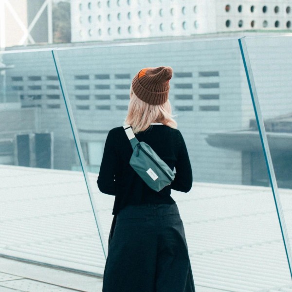Фото - Поясна сумка Native Union W.F.A Crossbody Pouch Slate Green (CROS-POUCH-GRN)