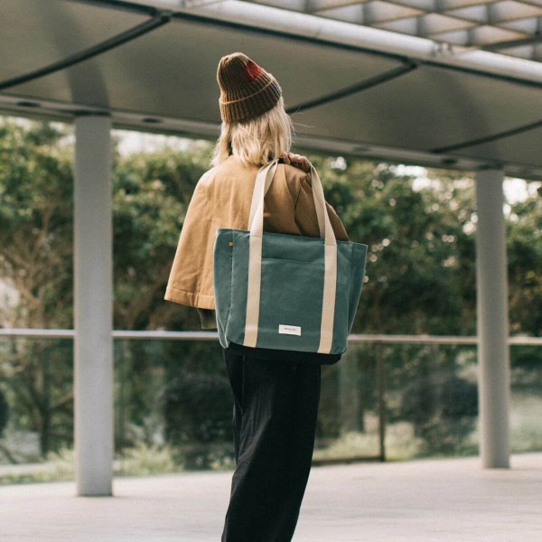 Фото - Сумка для ноутбуку Native Union W.F.A Tote Bag Pro Slate Green (TOTE-PRO-BAG-GRN)