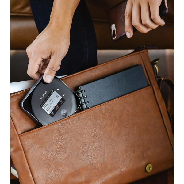 Фото - Модем 4G Netgear MR2100-100EUS