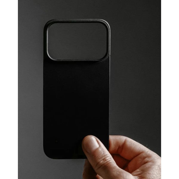 Фото - Чехол для смартфона Nomad Magnetic Leather Back Case Horween Black for iPhone 17 Pro (NM014414858)