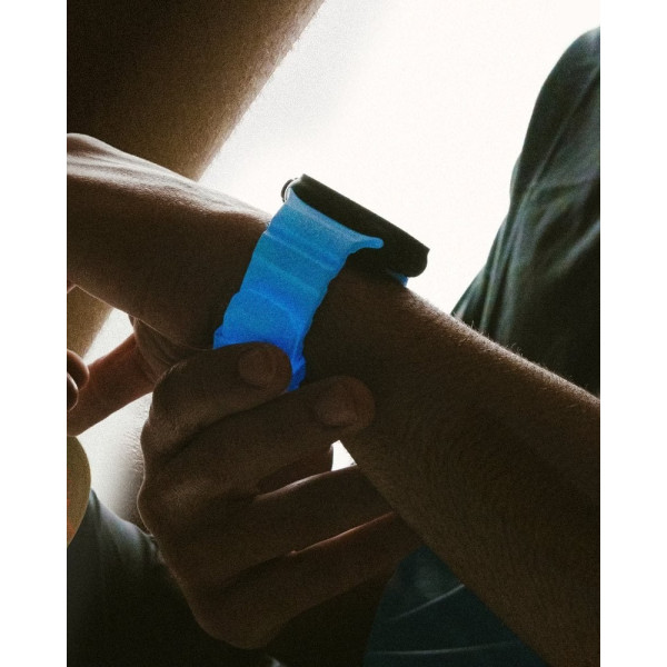 Фото - Ремінець для смарт-годинника Nomad Rocky Point Band Black Titanium Hardware Icy Blue Glow 46mm/49mm (NM014445858)