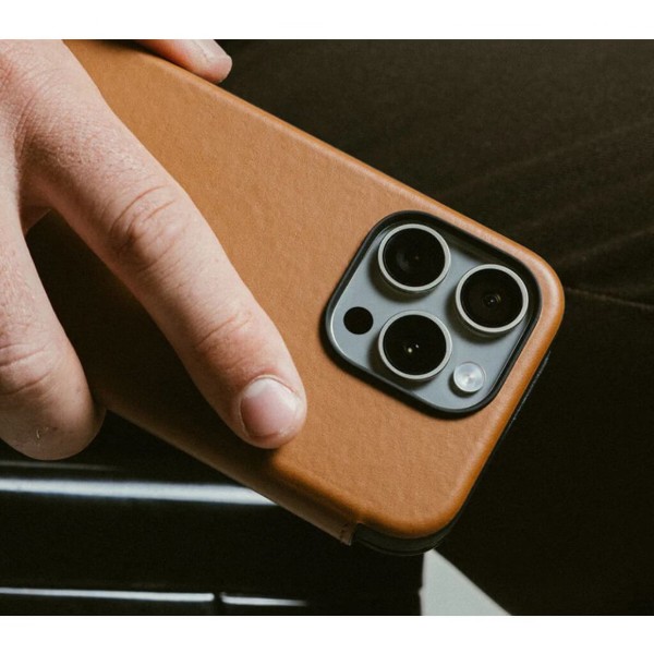 Фото - Чохол для смартфону Nomad Modern Leather Folio English Tan for iPhone 16 Pro (NM01678885)