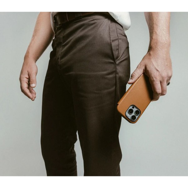 Фото - Чохол для смартфону Nomad Modern Leather Folio English Tan for iPhone 16 Pro Max (NM01673385)