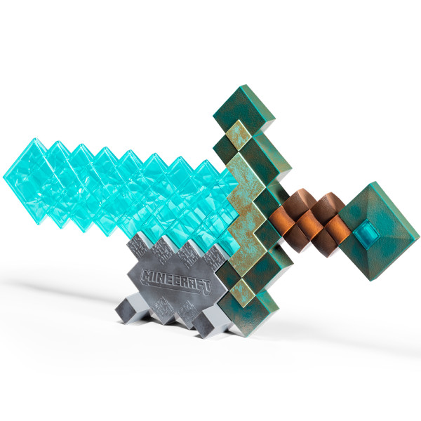 Фото - Колекційна фігурка Noble Collection MINECRAFT Diamond Sword 55 см (NN3728)