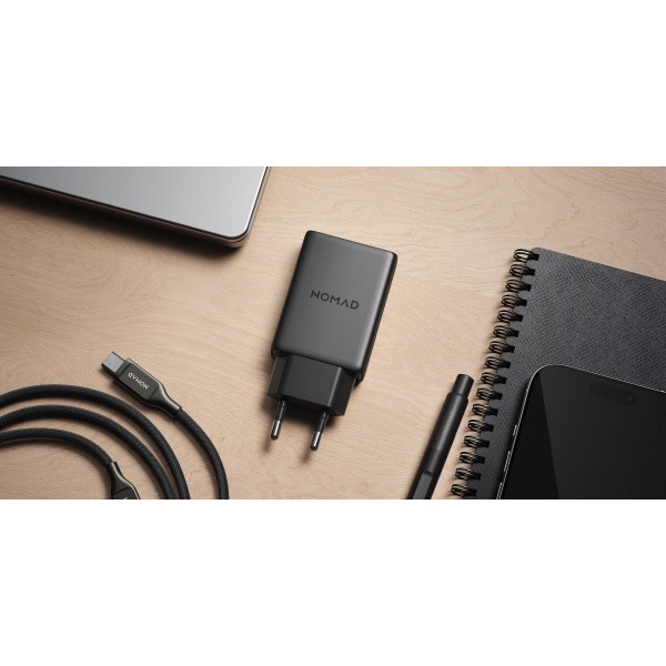 Фото - Мережевий зарядний пристрій Nomad USB-C GaN 40W Slim EU Power Adapter Carbide (NM014773858)