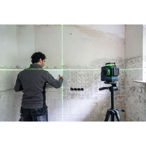 Фото - Измерительный прибор Bosch GLL 12V-100-33 CG 12В/4АА (0.601.065.400)