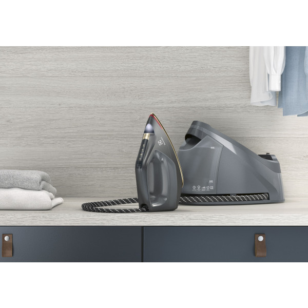 Фото - Праска з парогенератором Electrolux E8ST1-8EGM