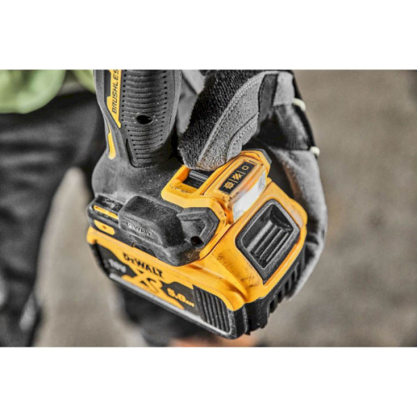 Фото - Дрель-шуруповерт DeWALT DCD805P2T