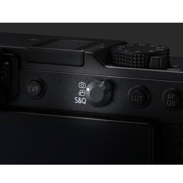 Фото - Фотокамера беззеркальная Panasonic DC-L10 Black (DC-L10E-K)