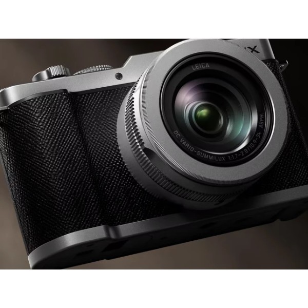 Фото - Фотокамера беззеркальная Panasonic DC-L10 Silver (DC-L10E-S)