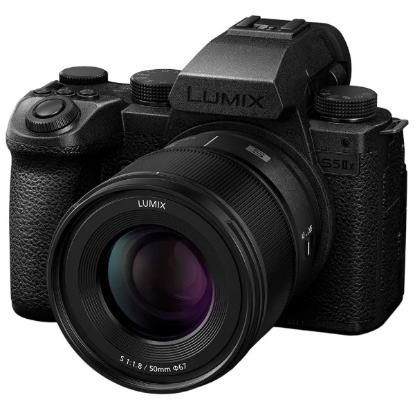 Фото - Фотокамера бездзеркальна Panasonic Lumix DC-S5 II X Kit 20-60mm Black (DC-S5M2XKEE)