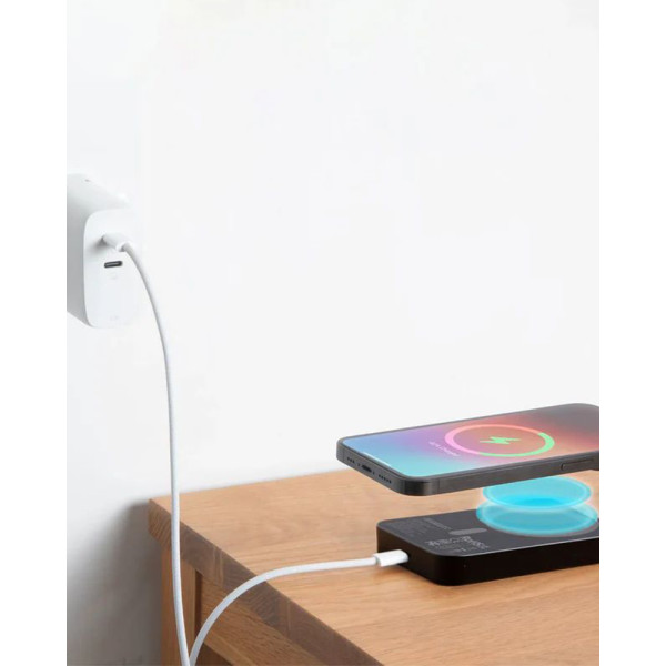 Фото - Батарея мобильная Native Union Classic Magnetic Power Bank Qi2 10 000mAh Tan (PB-10KMS-TAN)