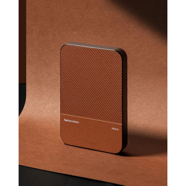 Фото - Батарея мобильная Native Union Classic Magnetic Power Bank Qi2 10 000mAh Tan (PB-10KMS-TAN)