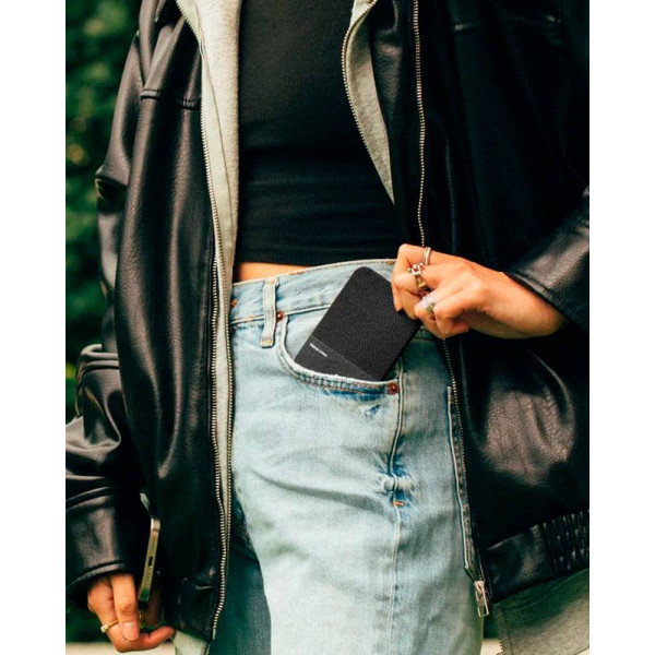 Фото - Батарея мобільна Native Union Classic Magnetic Qi2 5 000mAh Black (PB-5KMS-BLK-Q2)