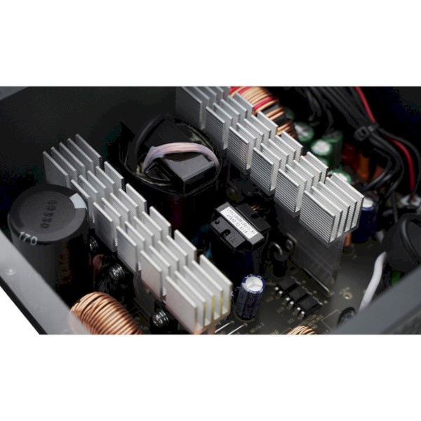 Фото - Блок питания для ПК Deepcool PF650 (R-PF650D-HA0B-EU) 650W