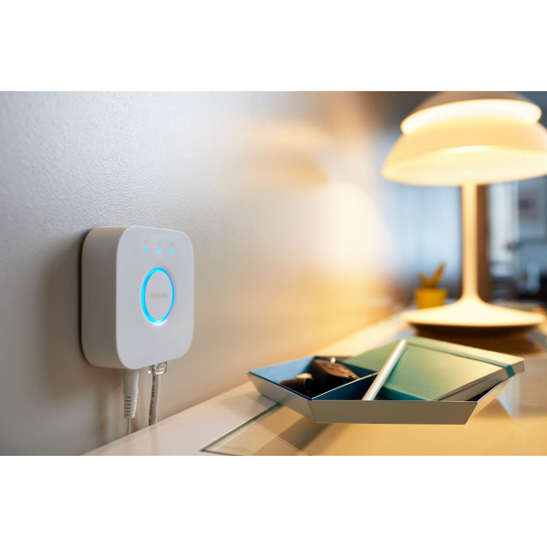 Фото - Система бездротового управління освітленням Philips Hue Bridge (929001180629)